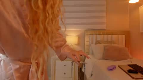isabela__x online show from 06.08.26