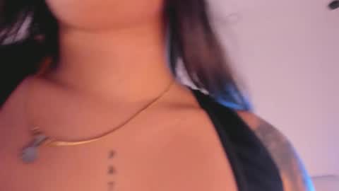 Isabela online show from 03.05.25