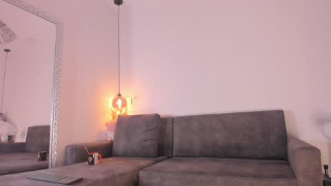 Isabela online show from 10.14.25