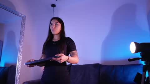 Isabela online show from 05.12.26