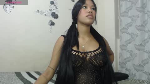 isabela_kity online show from 10.24.25