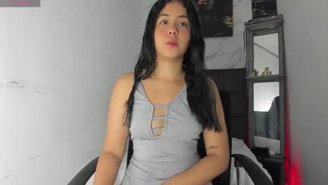 Snapshot of isabela_lux chatting on 10.31.25 Isabella online show from 10.31.25