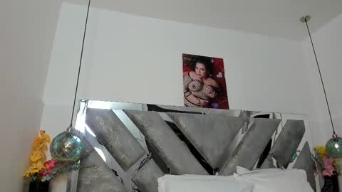 Snapshot of isabela_parkerr chatting on 02.08.26 Mommy Isa online show from 02.08.26