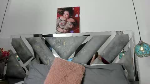 Snapshot of isabela_parkerr chatting on 02.10.26 Mommy Isa online show from 02.10.26