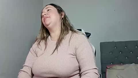 Snapshot of isabela_rossse1 chatting on 11.06.25 isabela online show from 11.06.25