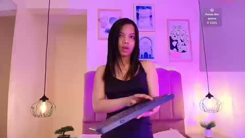 Snapshot of isabelgh_ chatting on 09.19.25 isabelgh_ online show from 09.19.25