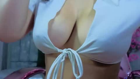 Snapshot of isabella1_s chatting on 02.25.26 Isa online show from 02.25.26