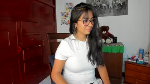Snapshot of isabella22_1 chatting on 01.08.25 Isabella22 1 online show from 01.08.25