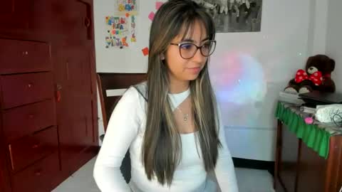Snapshot of isabella22_1 chatting on 02.12.25 Isabella22 1 online show from 02.12.25