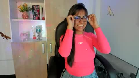 Snapshot of isabella22_1 chatting on 02.19.25 Isabella22 1 online show from 02.19.25