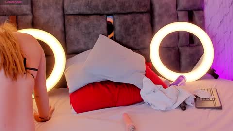 Isabella Arias online show from 01.24.25