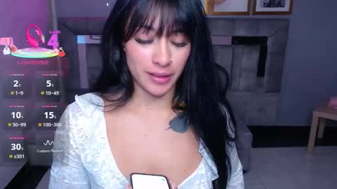 Snapshot of isabella_collen_v chatting on 09.24.25 Hi Stream 800am to 200pm online show from 09.24.25