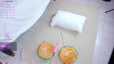 Snapshot of isabella_daniell chatting on 02.10.26 Isa online show from 02.10.26