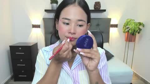 Snapshot of isabella_florez22 chatting on 01.14.25 Isabel florez online show from 01.14.25