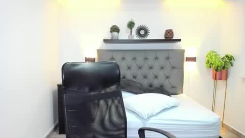 Snapshot of isabella_florez22 chatting on 01.15.25 Isabel florez online show from 01.15.25