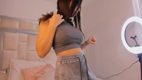 Snapshot of isabella_gomez11 chatting on 12.05.25 isabella_gomez11 online show from 12.05.25