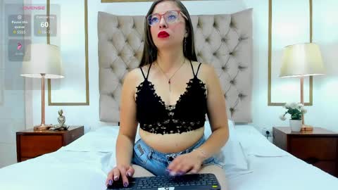 Isabella online show from 04.10.26