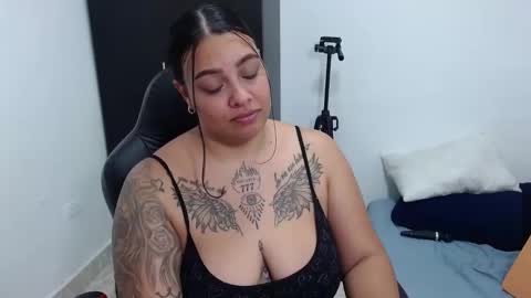 Snapshot of isabella_hots chatting on 12.06.24 estefania online show from 12.06.24