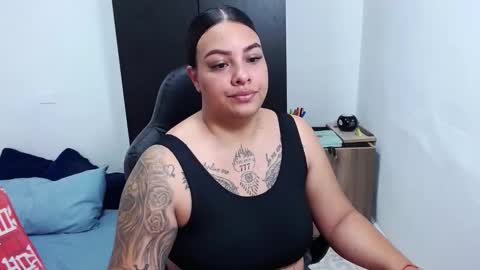 Snapshot of isabella_hots chatting on 01.30.25 estefania online show from 01.30.25