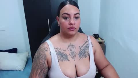 Snapshot of isabella_hots chatting on 02.09.25 estefania online show from 02.09.25