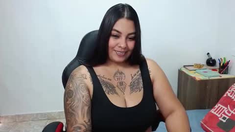 Snapshot of isabella_hots chatting on 03.07.25 estefania online show from 03.07.25