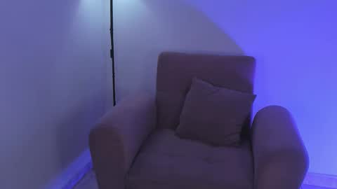 Snapshot of isabella_jones9 chatting on 10.25.25 ISABELLA online show from 10.25.25