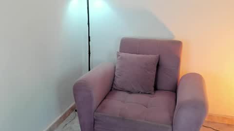 Snapshot of isabella_jones9 chatting on 12.02.25 ISABELLA online show from 12.02.25