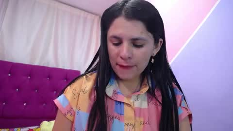 Snapshot of isabella_nice_ chatting on 01.07.25 abby online show from 01.07.25