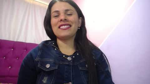Snapshot of isabella_nice_ chatting on 09.18.25 abby online show from 09.18.25