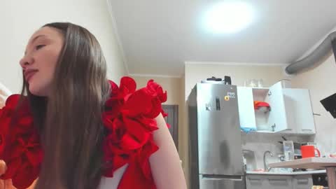 Snapshot of isabella_noir88 chatting on 10.31.25 Isabella Noir online show from 10.31.25