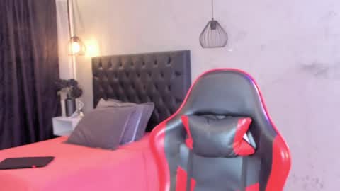 Snapshot of isabella_nowa chatting on 04.22.26 Isabella Nowa online show from 04.22.26