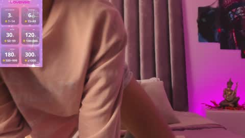 Snapshot of isabella_rross chatting on 12.06.24 Isabella Rros online show from 12.06.24