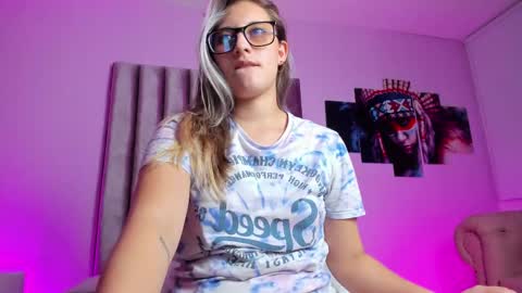 Snapshot of isabella_rross chatting on 02.26.25 Isabella Rros online show from 02.26.25