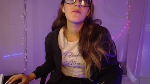 Snapshot of isabella_rross chatting on 09.19.25 Isabella Rros online show from 09.19.25