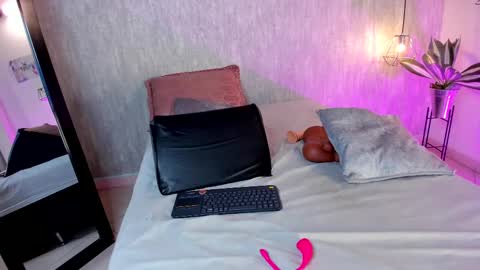 isabella zc online show from 02.28.25