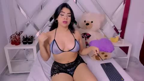 ISABELLA  online show from 02.16.25