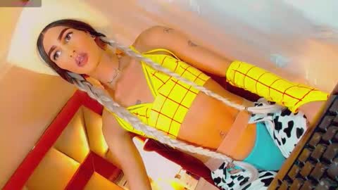 isabellagirs online show from 10.11.25
