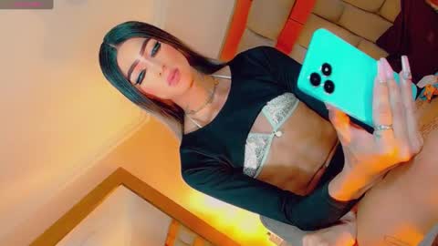isabellagirs online show from 10.15.25