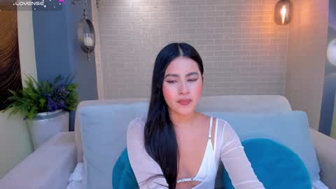 Isa Hill  online show from 12.18.24