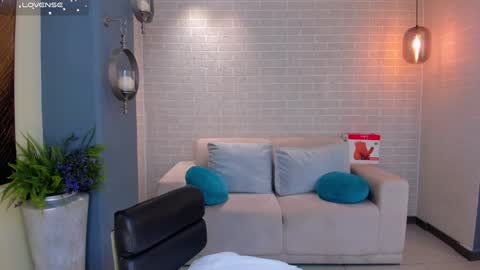 Isa Hill  online show from 12.20.24