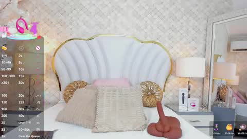 Isabella  online show from 10.15.25