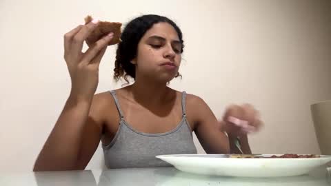 Isabella.. back again  online show from 09.20.25