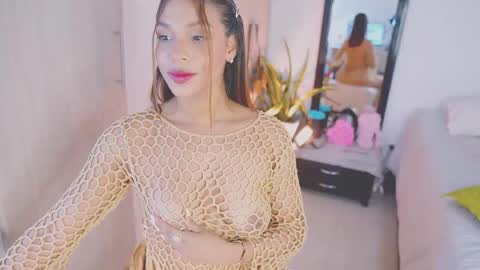 Snapshot of isabellamontier1 chatting on 10.08.25 isabella online show from 10.08.25