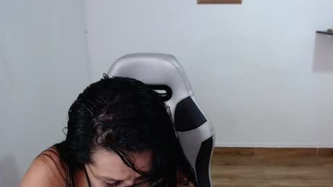 Snapshot of isabellaobregon2 chatting on 06.21.26 Isa online show from 06.21.26