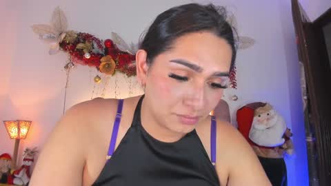 Snapshot of isabellas_smith chatting on 12.30.24 Martina IG martissmith01 online show from 12.30.24