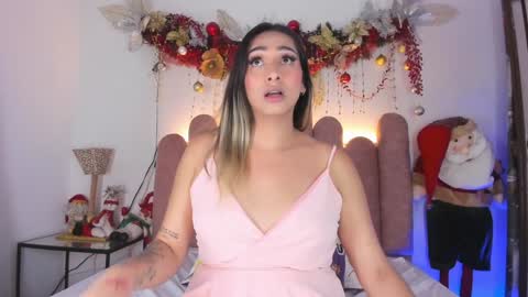 Snapshot of isabellas_smith chatting on 12.31.24 Martina IG martissmith01 online show from 12.31.24