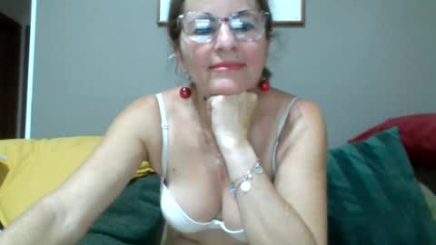 Snapshot of isabellawouti chatting on 06.22.26 isabella online show from 06.22.26
