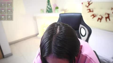 Snapshot of isabelle_lane chatting on 12.18.25 online show from 12.18.25