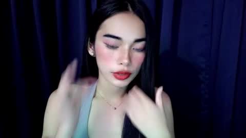 Snapshot of isabelle_willis chatting on 11.17.25 Isabelle online show from 11.17.25