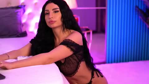 IsabelleHunt online show from 03.03.25